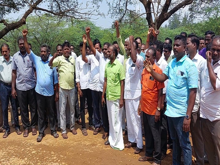 tiruvarur tasmac embloyees protest against dmk party members திருவாரூர்: டாஸ்மாக் கடைகளில் கமிஷன் -  திமுகவினர் அட்டூழியம்? - ஊழியர்கள் குற்றச்சாட்டு!