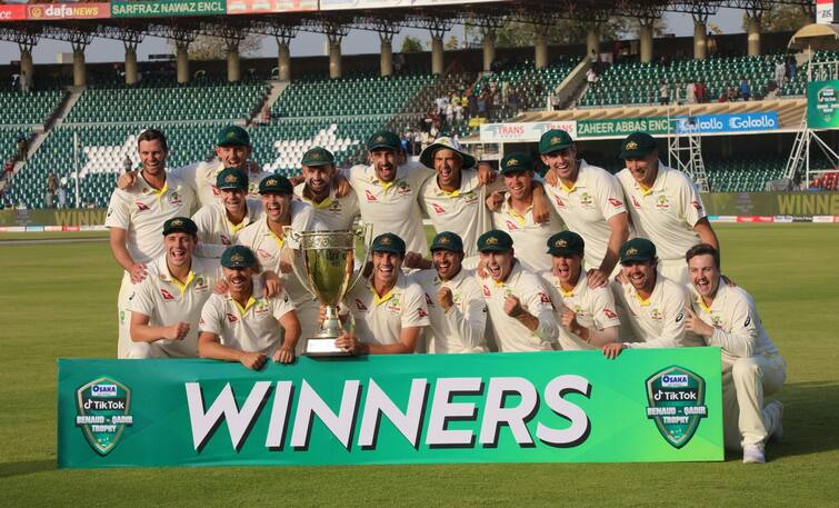 Pak vs Aus: Australia have clinched Test series against Pakistan 1-0 after a dramatic day five victory in Lahore on Friday Pak vs Aus: রুদ্ধশ্বাস ম্যাচে পাকিস্তানকে হারিয়ে টেস্ট সিরিজ অস্ট্রেলিয়ার