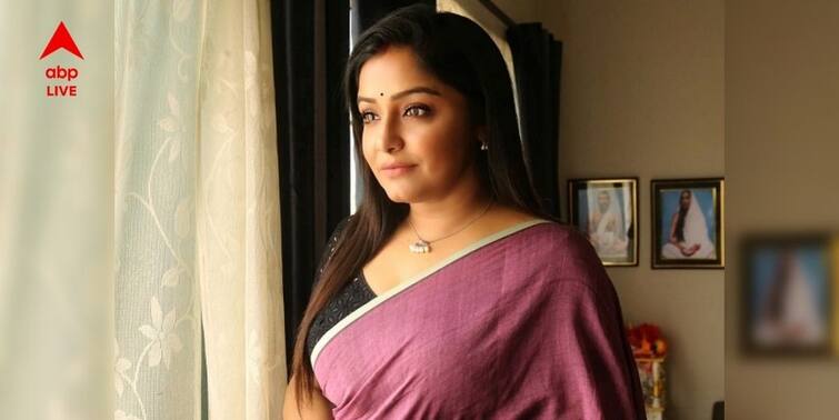 ABP Exclusive: first look of Actress Sayantani Guhathakurta in Sedin Kuyasha Chilo exclusively out on ABP Live ABP Exclusive: মুক্তির অপেক্ষায় 'সেদিন কুয়াশা ছিল', প্রকাশ্যে সায়ন্তনী গুহ ঠাকুরতার ফার্স্ট লুক