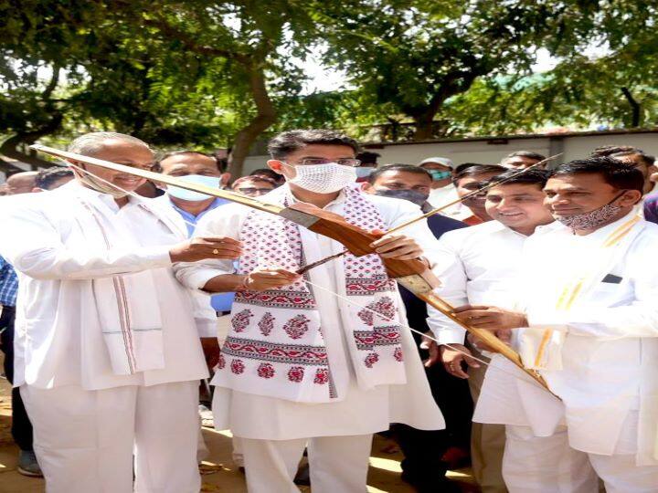 Rajasthan News: सचिन पायलट ने हाथ में उठाया धनुष तो प्रमोद कृष्णम ने कहा- अर्जुन की तरह 'लक्ष्य' भेदने का समय आ चुका है Rajasthan Pramod Krishnam said to Sachin Pilot the time has come to hit the target ANN Rajasthan News: सचिन पायलट ने हाथ में उठाया धनुष तो प्रमोद कृष्णम ने कहा- अर्जुन की तरह 'लक्ष्य' भेदने का समय आ चुका है