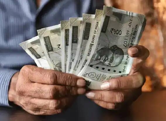 यासोबतच पीएफ खातेदारही या योजनेचा लाभ घेऊ शकत नाहीत. यासोबतच आयकर रिटर्न भरणाऱ्या लोकांचे फॉर्मही नाकारले जातील.