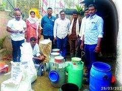 Beed : पांढऱ्या दुधाचा काळा धंदा करणाऱ्यावर बीड पोलिसांचा छापा