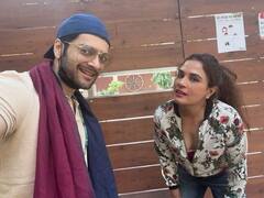 ऋचा चड्ढा ने अली फजल को मिलवाया अपने बचपन के प्यार से, साथ में शेयर की तस्वीरें