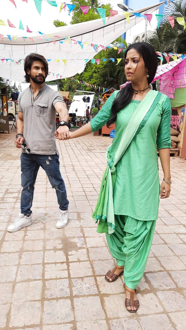 তবে বোঝাই যাচ্ছে, বর্তমান ধারা বজায় রেখে এই ধারাবাহিকও হবে নারীকেন্দ্রিক।