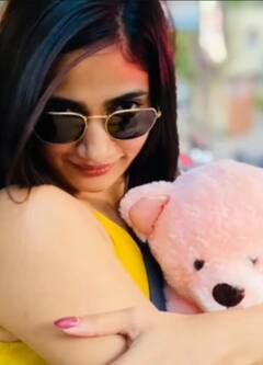 Actress Losliya : பிக்பாஸ் புகழ் லாஸ்லியா பிறந்தநாள் கொண்டாட்ட புகைப்படங்கள்!