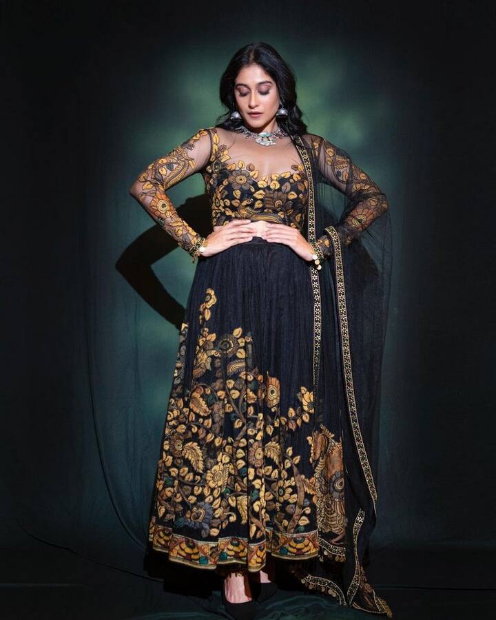 ప్రస్తుతం ఈ బ్యూటీ చేతిలో అరడజనుకి పైగా సినిమాలు ఉన్నాయి. అందులో రెండు, మూడు తెలుగు సినిమాలు ఉన్నాయి. (Photo Courtesy: Regina Instagram)