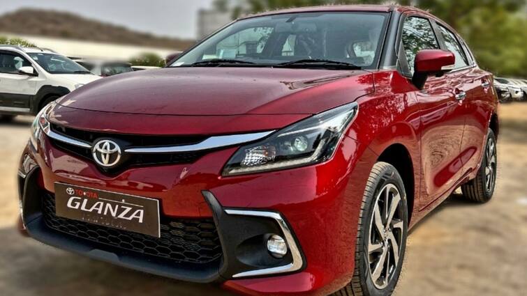 New Toyota Glanza 2022 First Review Check Interior, Variants, Price Baleno vs Glanza Comparison Toyota Glanza 2022 Review: নতুন Glanza-তে এল AMT, ডিজাইনেও নানা চমক