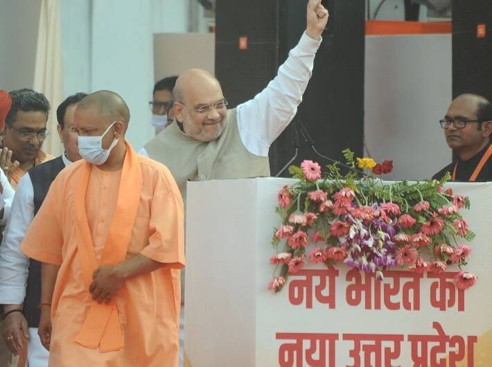 शपथ ग्रहण में दलितों, पिछड़ों का संतुलन साधने के साथ ही अल्पसंख्यक वर्ग से सिख और मुसलमान भी मंत्री बनाए गए हैं. पिछली बार मंत्री रहे मोहसिन रजा को इस बार मौका नहीं मिला है. मंत्रिमंडल में राज्य मंत्री के रूप में नया चहेरा दानिश आजाद अंसारी को शामिल किया गया है. दानिश अभी किसी सदन के सदस्य नहीं हैं. सिख समाज से आने वाले बलदेव सिंह औलख भाजपा की पिछली सरकार में भी राज्य मंत्री थे.