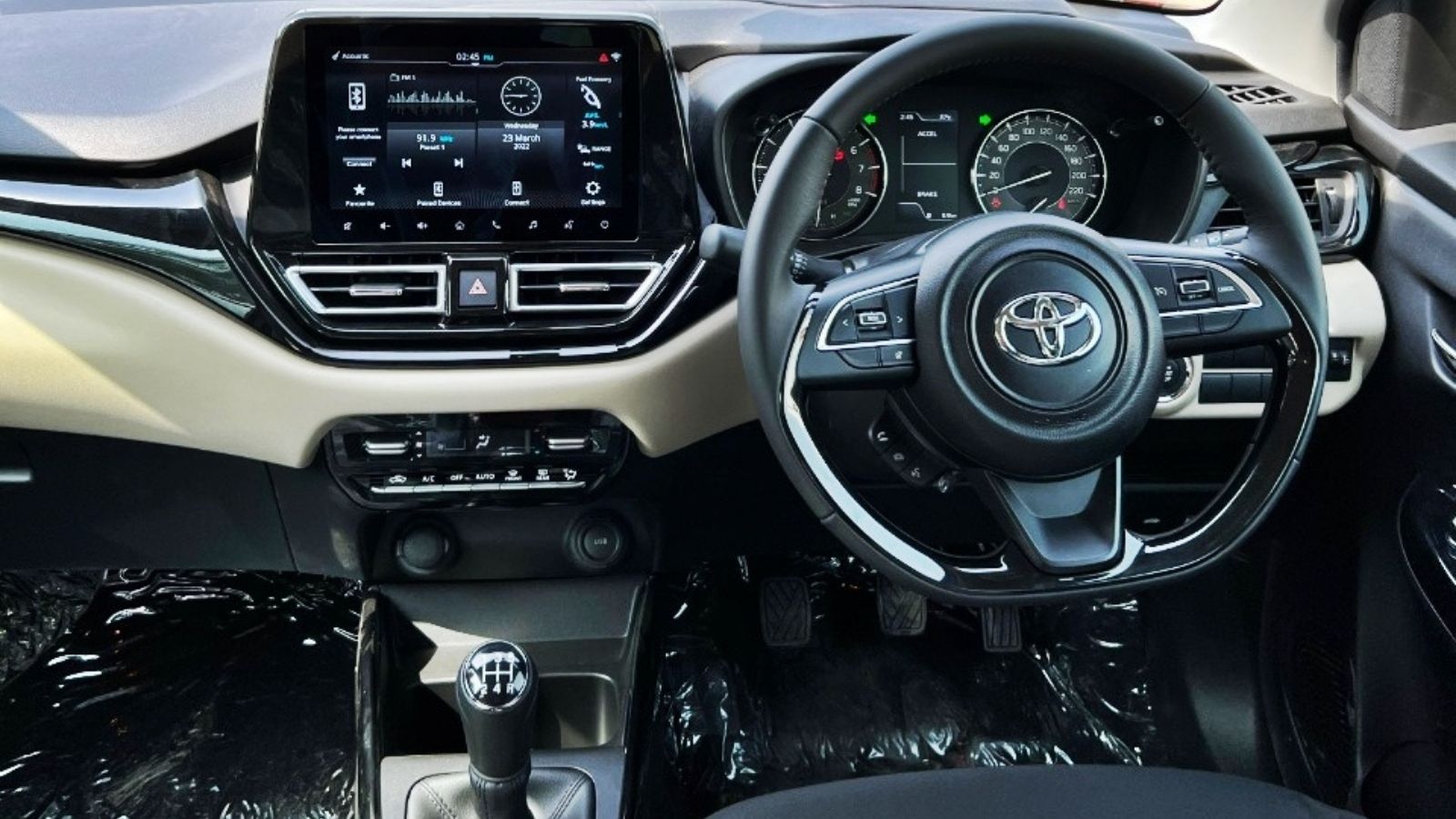 Toyota Glanza 2022 Review: নতুন Glanza-তে এল AMT, ডিজাইনেও নানা চমক
