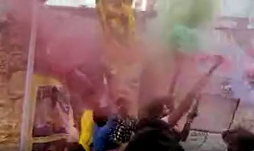 Kadapa Fans Celebrations at RRR Theatres| Anantapur Theatres | Hit Talk రావటంతో అభిమానుల సందడి