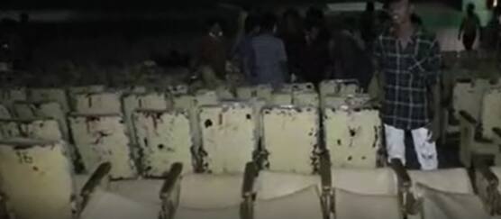 Fans Attack Annapurna Theatre in Vijayawada | షో సమయంలో సాంకేతిక లోపం... ఫ్యాన్స్ ఆగ్రహం | ABP Desam