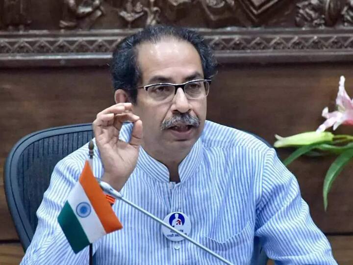 पहाटेचा प्रयोग यशस्वी झाला असता तर... मुख्यमंत्री उद्धव ठाकरे म्हणाले की, आम्ही सगळे भ्रष्टाचारी आणि दाऊदची माणसं आहोत असं विरोधक म्हणतायंत. पण पहाटेचा प्रयोग यशस्वी झाला असता तर नवाब मलिक आणि अनिल देशमुख तुमच्या मांडीला मांडी लावून बसले असते.