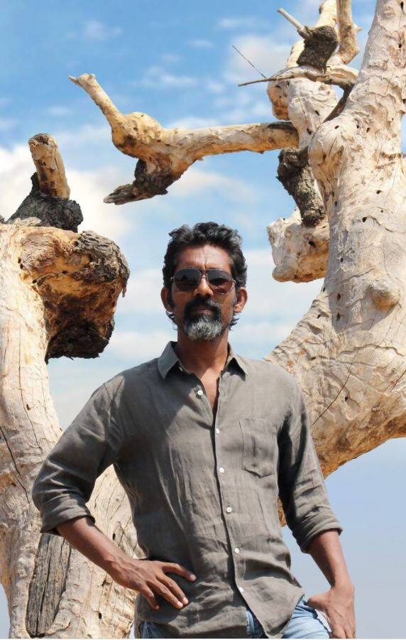 या चित्रपटामध्ये अमिताभ बच्चन यांनी प्रमुख भूमिका साकारली आहे. या चित्रपटाची चर्चा सध्या जोरात सुरु आहे.