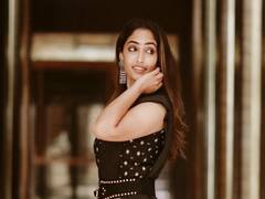 Actress reba john : கருப்பு உடையில் கலக்கல் போஸ் கொடுத்த ரெபா ஜான்... அசத்தல் க்ளிக்ஸ்!