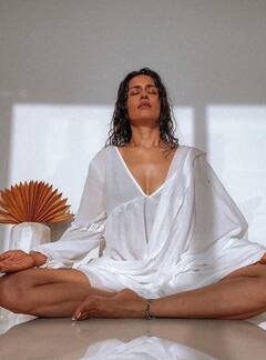 Pradaini Surva Photos:  ஸ்டைலிஷ் தமிழச்சி இள நெஞ்சிக்குள்ள.. ப்ரதாயினி சுர்வா புகைப்படங்கள்..!