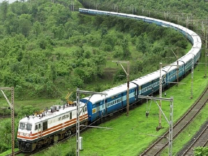 Madhya pradesh Jabalpur Indian Railways will give Carbon Saving Points To Freight Customers ann Indian Railway: रेलवे अपने फ्रेट ग्राहकों को देगा कार्बन सेविंग प्वॉइंट, जानें- क्या है खास 