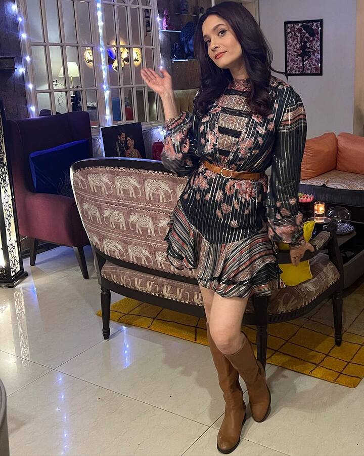 ਇਨ੍ਹਾਂ ਤਸਵੀਰਾਂ 'ਚ ਅੰਕਿਤਾ ਦਾ ਅੰਦਾਜ਼ ਬੇਮਿਸਾਲ ਹੈ ਪਰ ਇਸ ਵਾਰ ਉਸ ਦਾ ਸਟਾਈਲ ਨਹੀਂ ਸਗੋਂ ਪਰਿਵਾਰ ਵਾਲਿਆਂ ਨਾਲ ਉਸ ਦੀ ਬਾਂਡਿੰਗ ਚਰਚਾ 'ਚ ਹੈ।