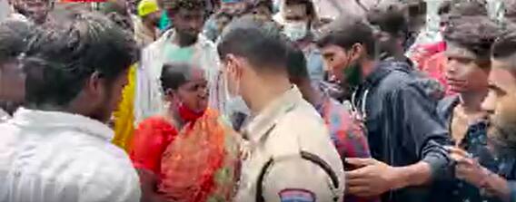 Black Tickets at Vishwanath Theatre in Kukatpally| కౌంటర్ దగ్గర కాకుండా నేరుగా బ్లాక్ లోనే...!