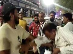 Sircilla Constable: ఆర్టీసీ బస్సెక్కి కానిస్టేబుల్ గలీజు పని, చితక్కొట్టిన ప్రయాణికులు