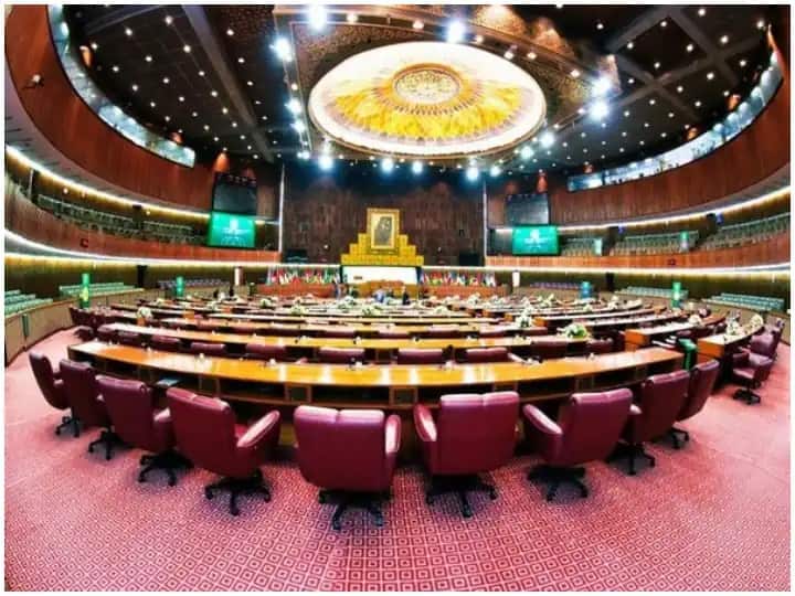 india abstained from voting in un general assembly calls for immediate end to war in ukraine Russia Ukraine War: સંયુક્ત રાષ્ટ્ર મહાસભામાં રશિયા વિરુદ્ધ પ્રસ્તાવ ના થઇ શક્યો પસાર, ભારતે શું કર્યુ, જાણો