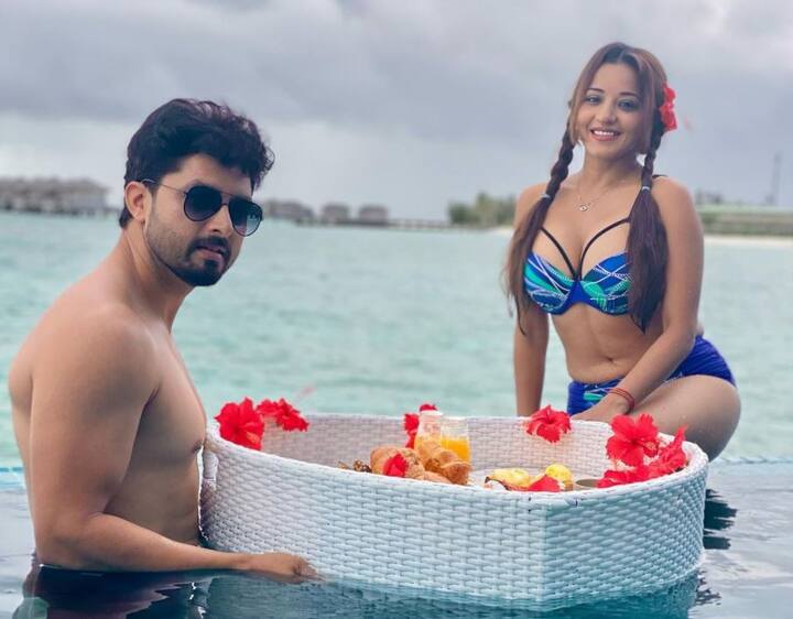 જો કે, તમે બધા જાણો છો કે આ દિવસોમાં મોનાલિસા સ્ટાર પ્લસના શો સ્માર્ટ જોડીમાં પતિ વિક્રાંત સાથે ધમાલ કરતી જોવા મળે છે.