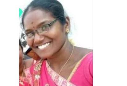 A teacher who married a school student in Trichy has been arrested under the Pokcho Act திருச்சியில் பள்ளி மாணவனை திருமணம் செய்த ஆசிரியை போக்சோவில் கைது