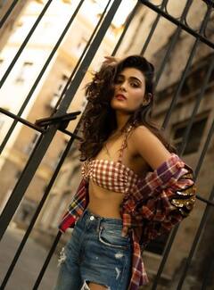 Shalini pandey: ஷாலினி பாண்டேவின் ஹாட் போட்டோஷூட்...!