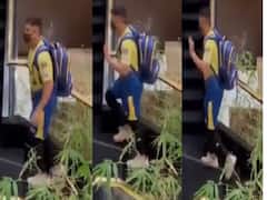Watch Video: எப்போதுமே நீங்கதான் தல கேப்டன்!! உருகி பேசிய ரசிகர்!! சைகையால் பதில் சொன்ன தோனி!