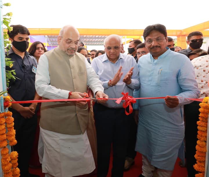 ગાંધીનગર ક્ષેત્રના સોલા સિવિલ હોસ્પિટલ ખાતે 'અન્નક્ષેત્ર' અને નવનિર્મિત 'કોલેજ ઓફ ઓડિયોલોજી'નું ઉદ્ઘાટન કર્યું.