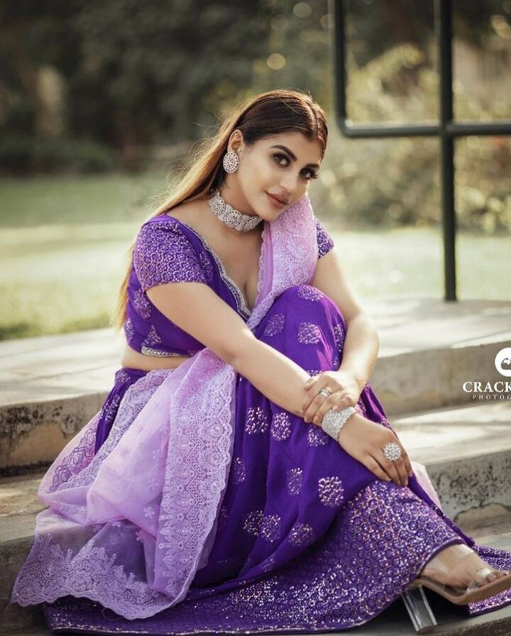 ஊதா ஊதா ஊதா பூ உன்னை நீங்கி வாழா பூ ....