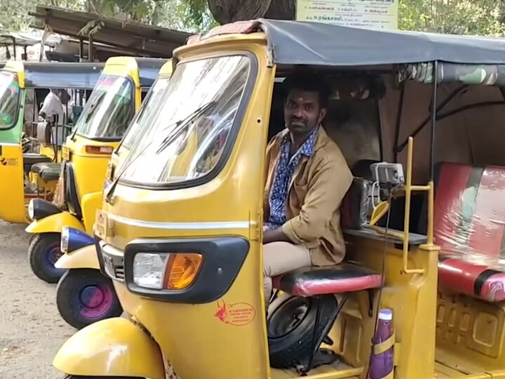 புதுச்சேரி : காவலர் தேர்வில் தேர்ச்சி பெற்ற ஆட்டோ ஓட்டுநர் கந்தன்.. குவியும் பாராட்டுக்கள்..