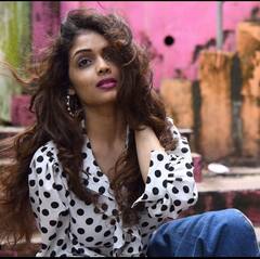 रियल लाइफ में काफी स्टाइलिश हैं 'जलसा' की डरी सहमी पत्रकार विधात्री बंदी, फोटोज़ देख लगेगा झटका