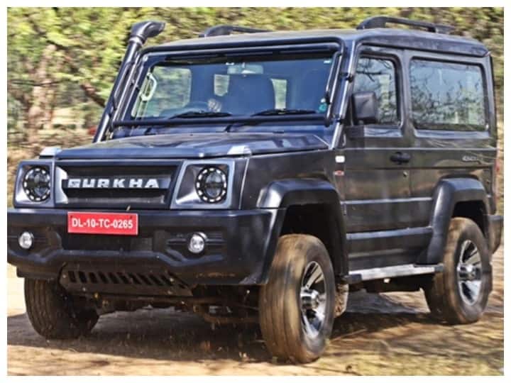 पूर्वीच्या गुरखा कारच्या तुलनेत बिल्ड क्वालिटी किंवा पेंट फिनिश देखील चांगली आहे. कारण ही एकदम नवीन कार आहे. निर्देशकांची पुढे 'गुरखा' लिहिण्याची पद्धत विशेष आकर्षित करणारी आहे. गुरखा कार अनेक पर्सनलायझेशन ऑप्शनसह येतो आणि मागे शिडी जोडून याचा अन्य वापरदेखील तुम्ही करू शकता.