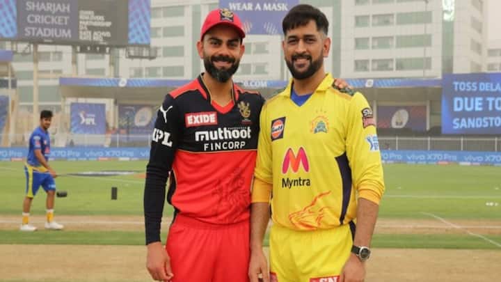 Watch: 'Just a couple of legends catching up' - Kohli, Dhoni share heartwarming hug during IPL 2022 practice session IPL 2022: প্রস্তুতির ফাঁকে সৌজন্য সাক্ষাৎ, মাহিকে জড়িয়ে ধরলেন বিরাট, ভাইরাল ভিডিও
