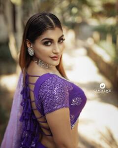 Yashika Anand pics: ஊதா நிற உடையில் ரசிகர்களை கவரும் நடிகை யாஷிகா ஆனந்தின் க்ளிக்ஸ் !