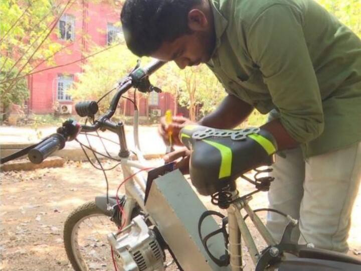 Tamil Nadu Student Develops E-Bike Which Automatically Gets Charged During Ride వారేవ్వా, సైకిల్‌ను E-Bikeగా మార్చేసిన కుర్రాడు - ఛార్జింగ్ అవసరం లేదట!