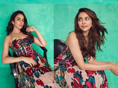 PHOTO : आँखों में तेरी... मल्टीकलर गाऊनमध्ये रकुल प्रीत सिंहचा घायाळ करणारा अंदाज!