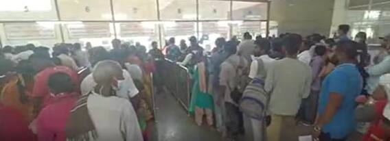 Tirumala Pilgrims Rush Today: Sarvadarshanam Tokens కోసం వెయిటింగ్ తప్పదు | ABP Desam