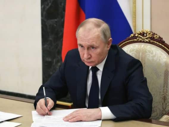 Russia Ukraine War: Putin makes HUGE announcement amid chaos | ABP News