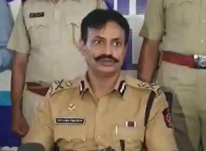 या दोन्ही प्रकरणात पोलीस आयुक्त कृष्ण प्रकाश यांच्याशी ओळख असल्याचं तो म्हणाला. जमीन व्यवहारात त्यांनी मदत केली नाही तर त्यांचे बॉस विश्वास नांगरे पाटलांकडून करून घेऊ, असं आश्वासनही त्यानं दिलं. यासाठी पैशाची मागणी रोशनने केली. ही बाब पोलीस आयुक्त कृष्ण प्रकाशांच्या कानावर पडली. मग त्याला धडा शिकविण्यासाठी पोलीस आयुक्तांनी वेशांतर करायचं ठरवलं. 