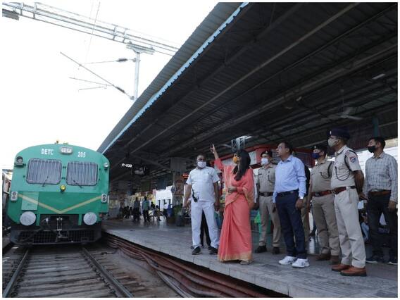 Indian Railways: जोधपुर रेल मंडल में पहली बार इलेक्ट्रिक ट्रेन की सौगात, ऐसे खुलेंगे विकास के द्वार Indian Railways: जोधपुर रेल मंडल में पहली बार इलेक्ट्रिक ट्रेन की सौगात, ऐसे खुलेंगे विकास के द्वार