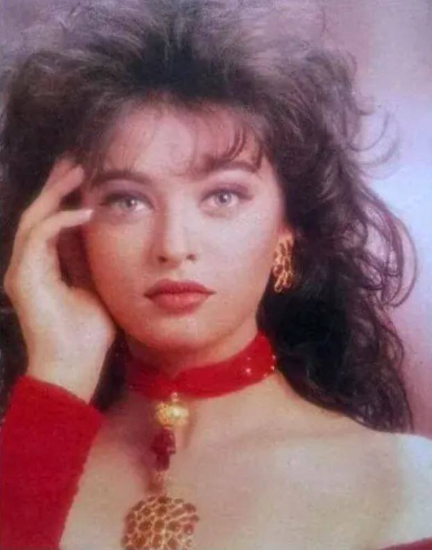 या फोटोत ऐश्वर्या खरंच एका परीप्रमाणे दिसतेय