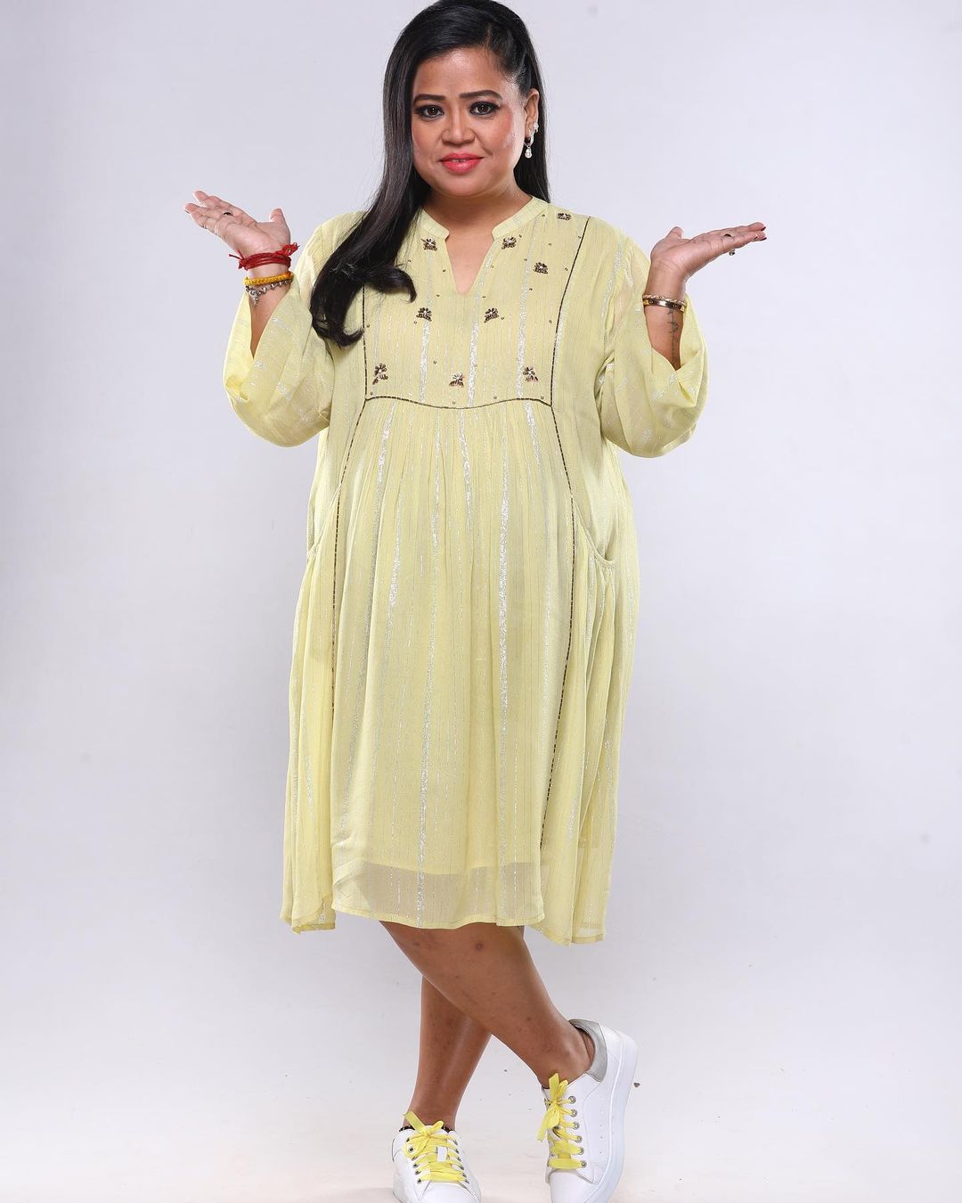 Bharti Singh Photos Bharti Singh Rocks Her Pregnancy Look With This Beige  Dress You Can Try It If You Are Plus Size | Bharti Singh Photos: भारती सिंह  के प्लस साइज प्रेग्नेंसी