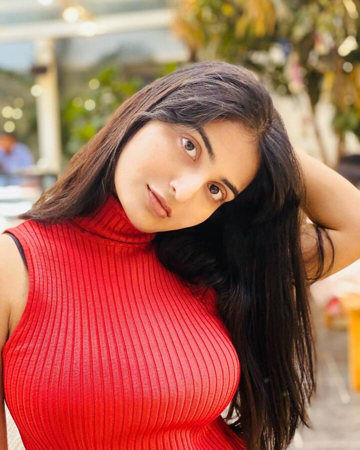 మల్లేశం సినిమాలో కనిపించిన అనన్యకు ఇప్పటి గ్లామరస్ అనన్యకు ఎంతో తేడా. -Image credit: AnanyaNagalla/Instagram