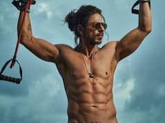 PIC  Shah Rukh Khan Flaunts Chiselled Eight-Pack Abs From 'Pathaan