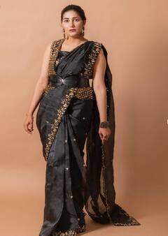 ना कजरे की धार, ना मोतियों के हार, ना कोई किया श्रृंगार...फिर भी ब्लैक साड़ी में अप्सरा सी खूबसूरत लगीं सपना चौधरी