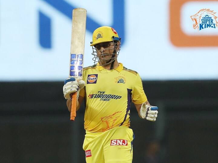 IPL 2022: MS Dhoni Surpasses Rahul Dravid for massive IPL batting record IPL 2022: ఎంఎస్ ధోనీ అరుదైన రికార్డ్ - వయసు అయిపోయింది అనేవాళ్లు ఇది తెలుసుకోండి