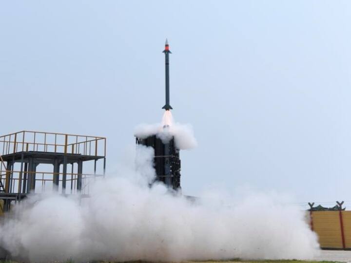 India today successfully test fired Medium Range Surface to Air Missile air defence system off coast Balasore, Odisha: DRDO officials MRSAM Missile Test: ஒடிசாவில் வான் பாதுகாப்பு ஏவுகணைச் சோதனை வெற்றி  - டிஆர்டிஓ தகவல்