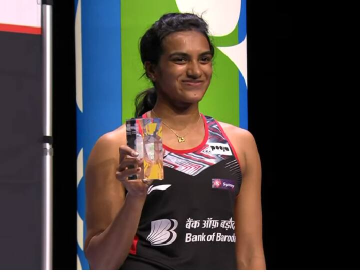 PV Sindhu claims Swiss Open 2022 crown after defeating Ongbamrungphan in final, know details Sindhu wins Swiss Open: தாய்லாந்து வீராங்கனையை வீழ்த்தி ஸ்விஸ் ஓபன் பட்டத்தை வென்ற பி.வி.சிந்து!