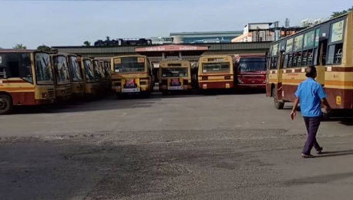 Bus services in Trichy district freeze, public suffering more police bandobast திருச்சி : பேருந்து சேவைகள் முடக்கம்.. 1500 மேற்பட்ட காவலர்கள் பணியில் தீவிரம்..